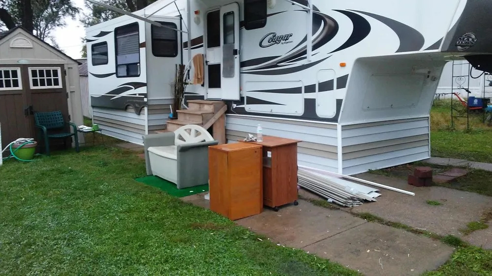 Slide of Bob's Mobile RV Service