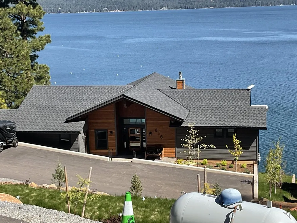 Slide of Boe Roofing