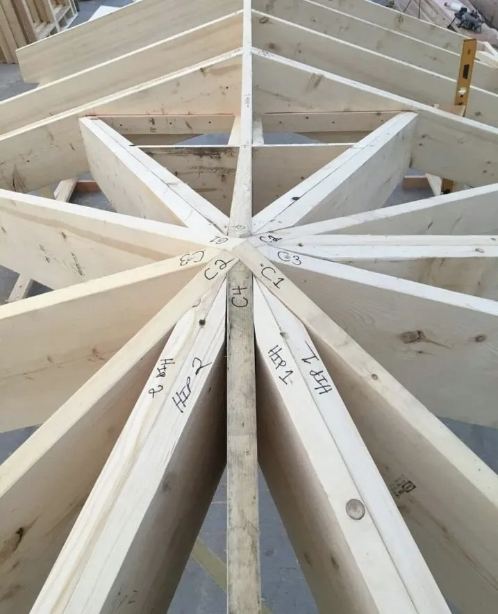 Slide of Boe Roofing