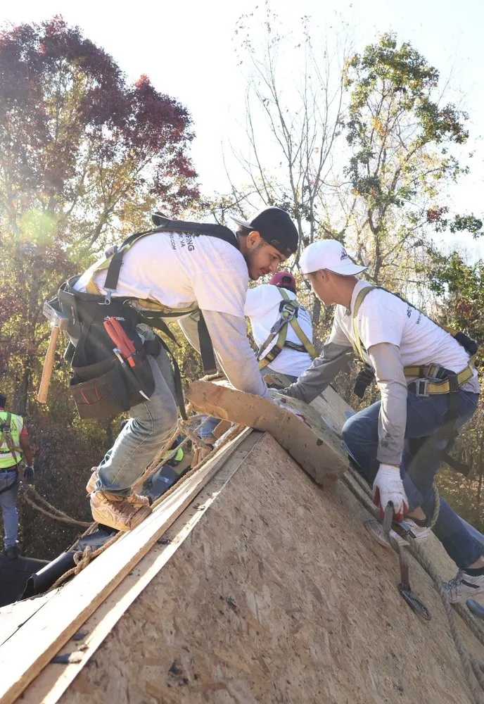 Slide of Bonilla Roofing