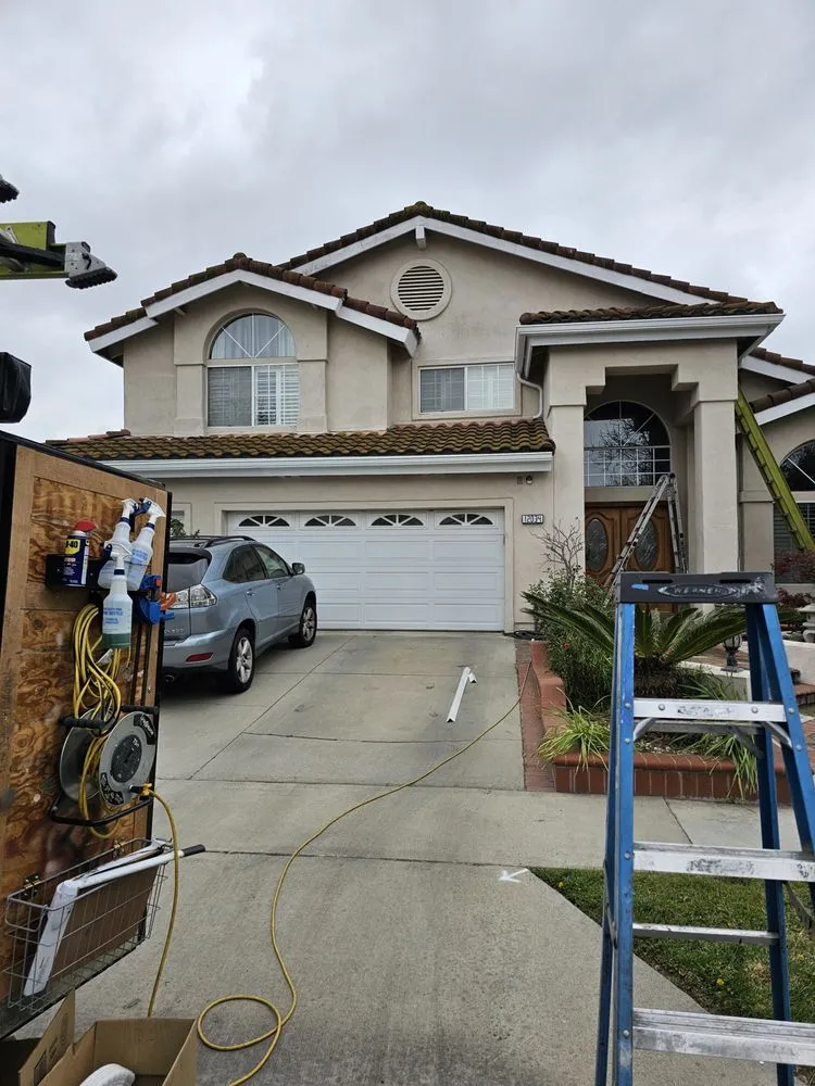 Slide of Bo's Gutter Pros