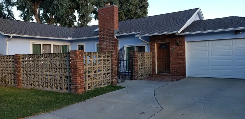 Slide of Bo's Gutter Pros