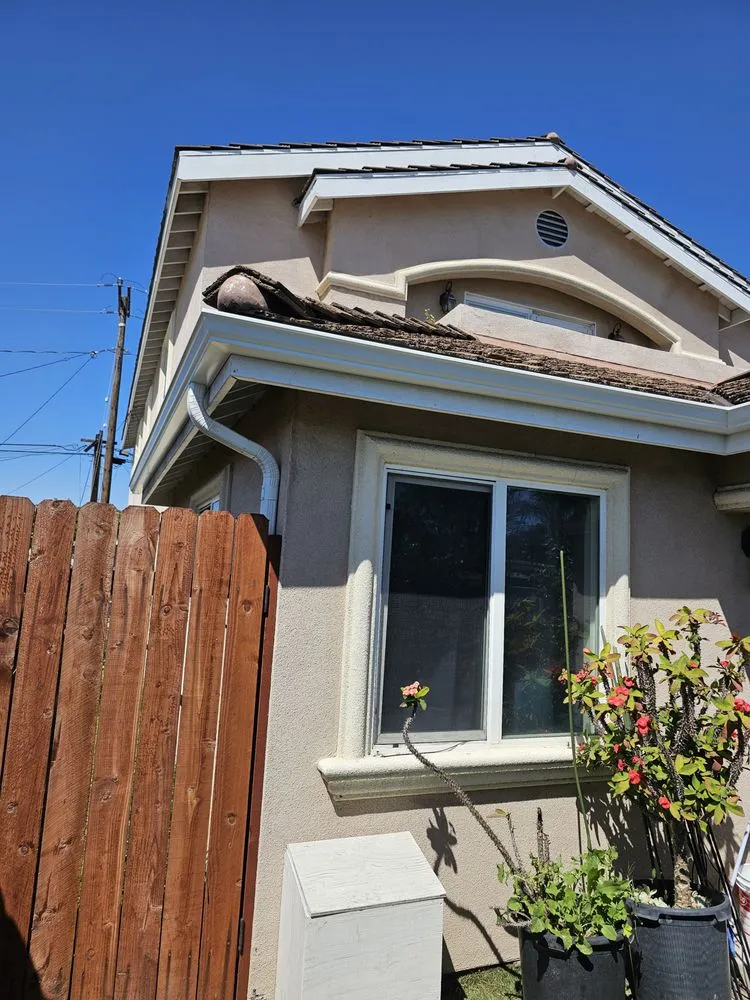 Slide of Bo's Gutter Pros