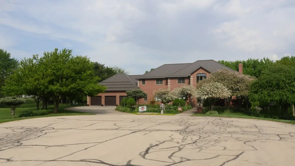 Slide of Boss Roofing - Siding Experts