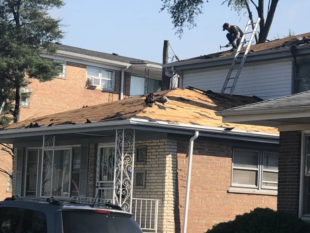 Local metal roofing installation experts serving Alisp, IL - Boss Roofing&Gutters