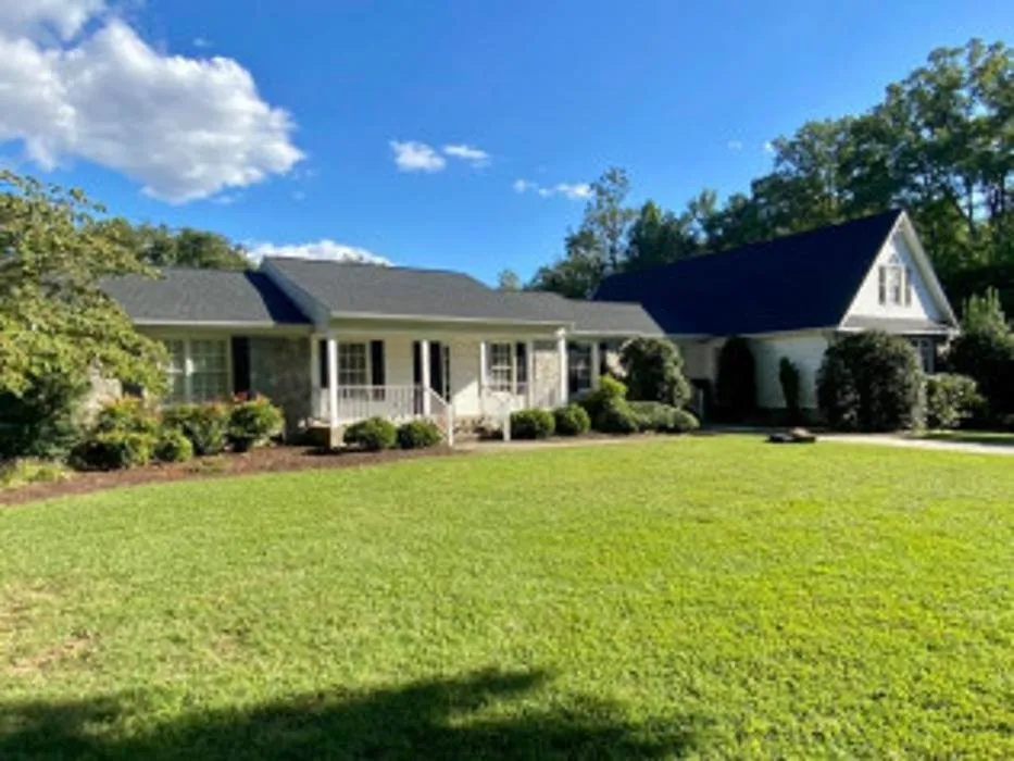 Slide of B&R Construction & Roofing