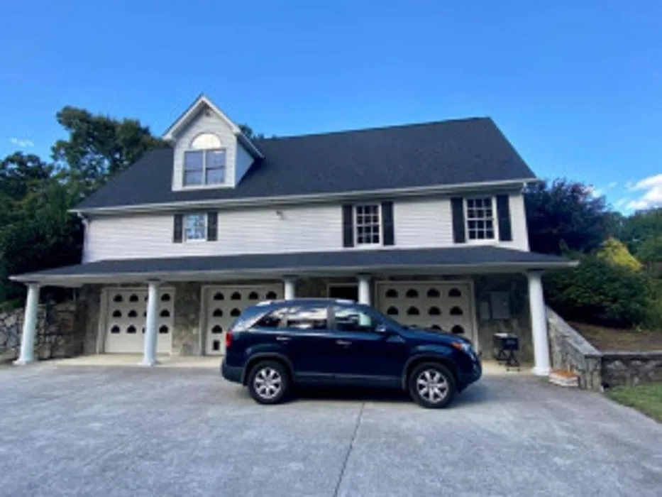 Slide of B&R Construction & Roofing