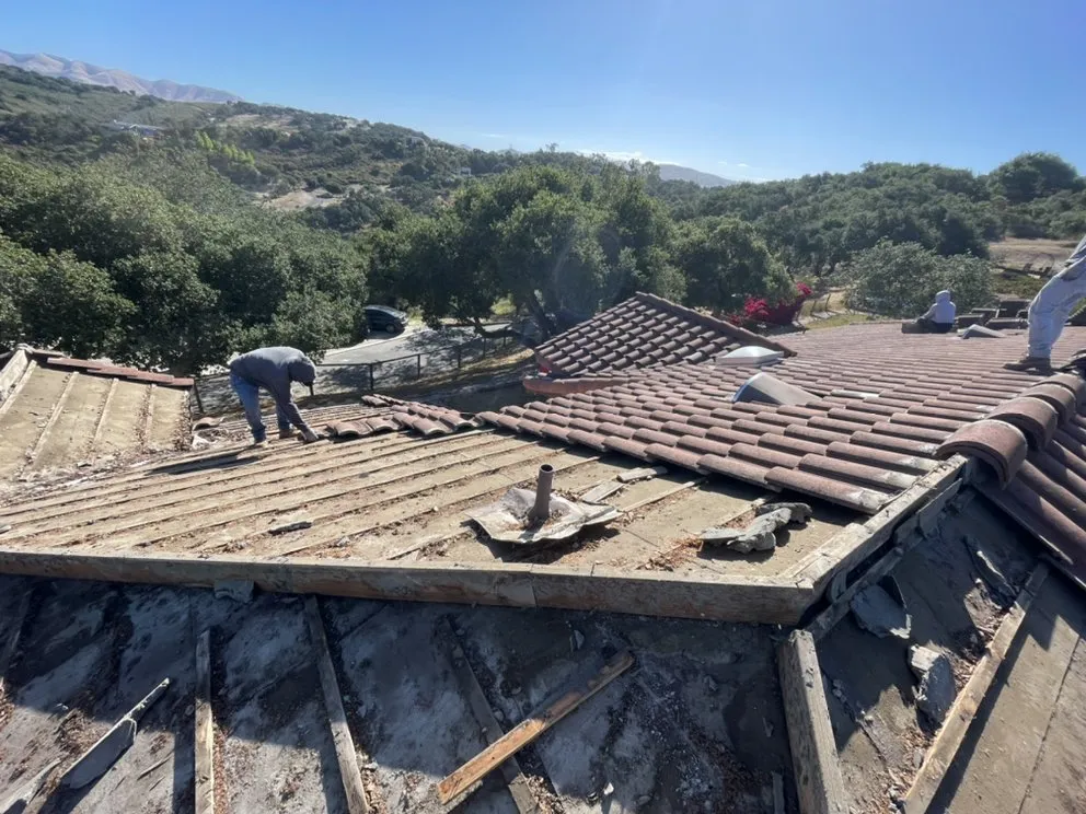 Slide of B&R Roofing & Tear Off