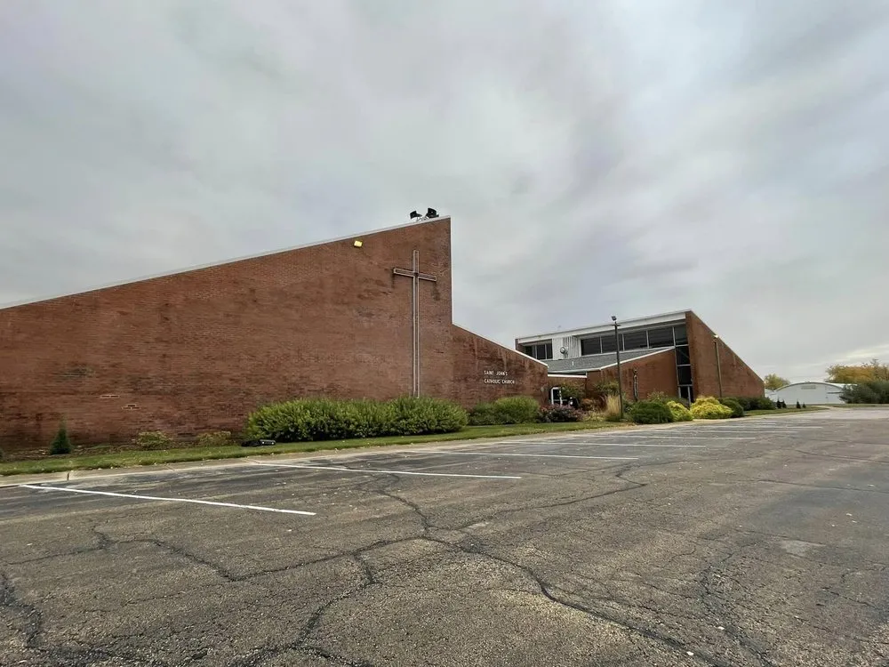 Slide of Brads Home Improvement