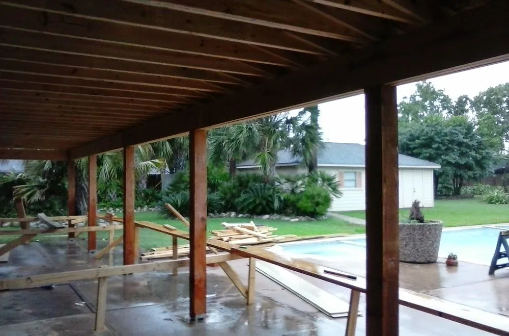 Licensed residential roofing service experts serving Cut and Shoot, TX - Brads mobile home repair