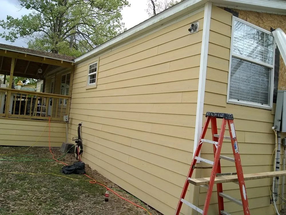 Expert shingle roofing service experts serving Cut and Shoot, TX - Brads mobile home repair