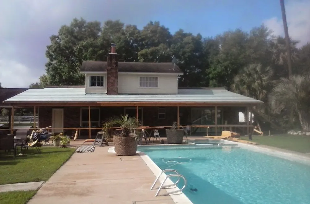 Emergency residential roofing service in Cut and Shoot, TX - Brads mobile home repair