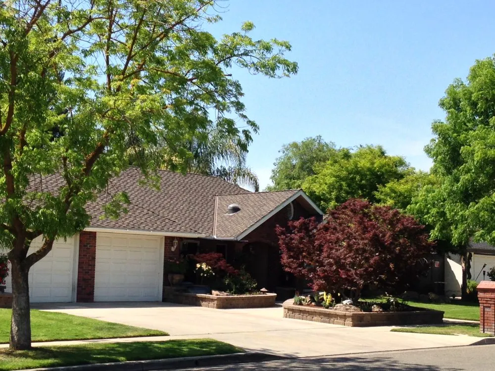 Slide of Brad's Quality Roofing