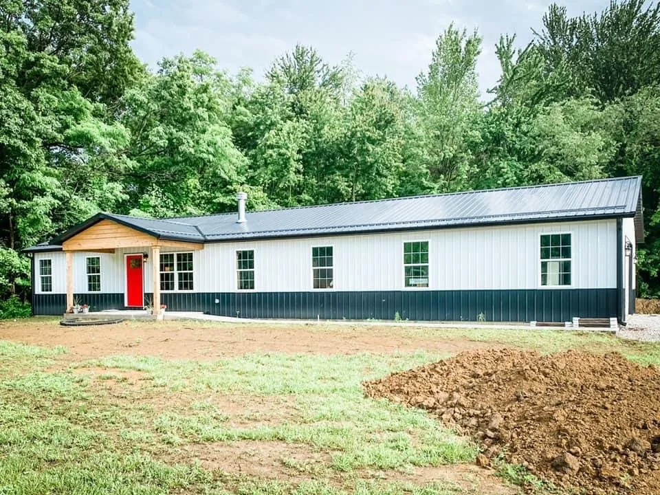 Top-rated shingle roofing service with free inspection across Paragon, IN - Breaking The Law Construction & Contracting Inc.