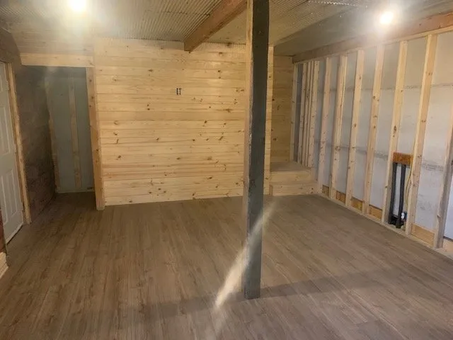 Slide of Briscoe Home Improvement