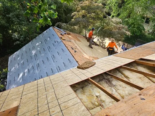 Brizuela’s Roofing Contractor Logo