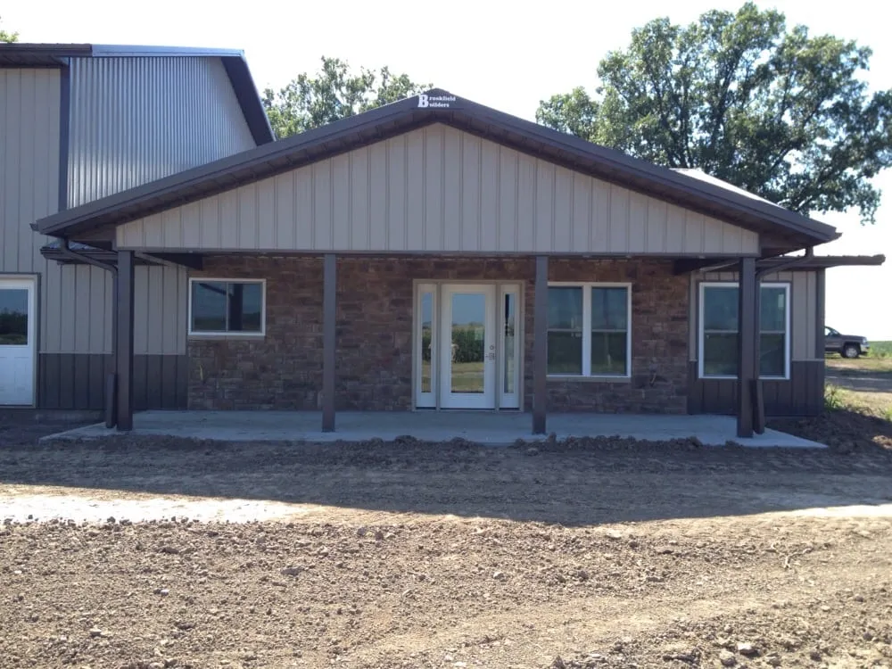 Trusted shingle roofing service experts serving Greentop, MO - Brookfield Builders