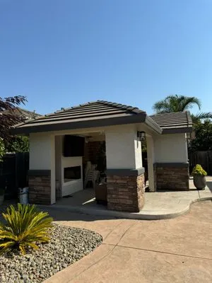 Bro's General Construction Logo