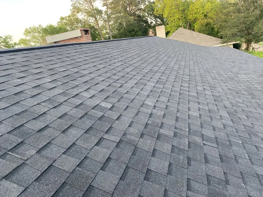 Slide of Bríos Roofing & Construction