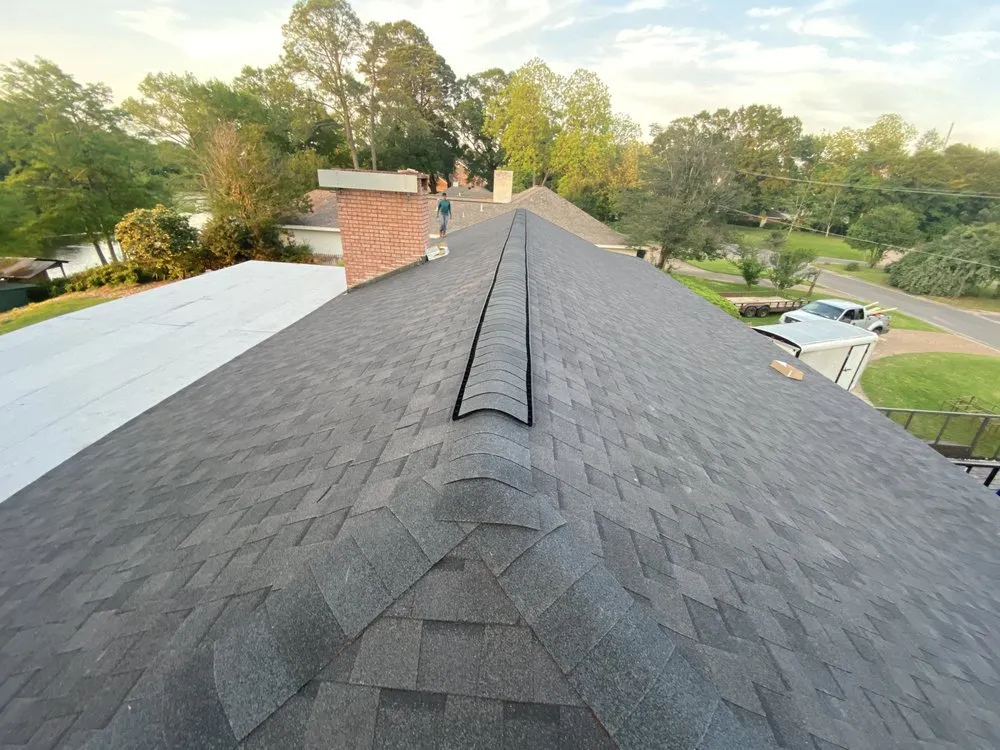 Slide of Bríos Roofing & Construction