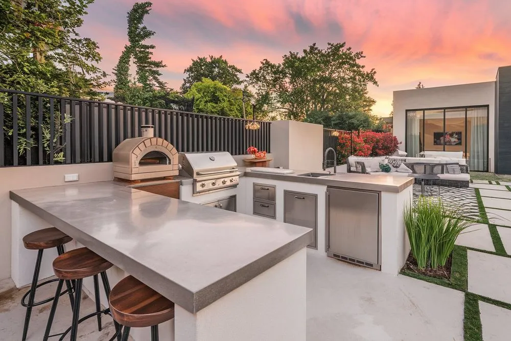 Professional flat roof repair in San Fernando Valley, CA - Brothers Construction & Roofing