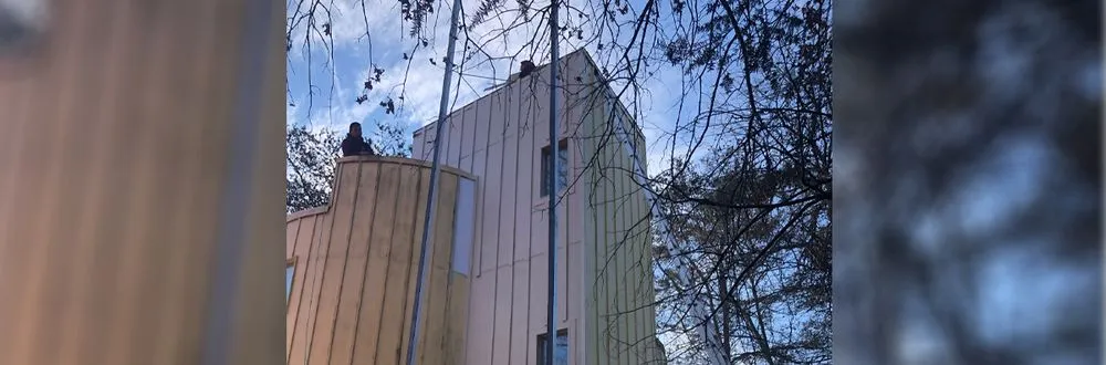 Slide of Brothers Exterior