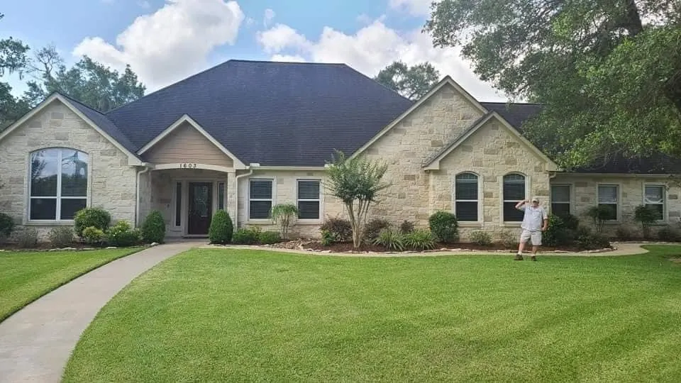 Slide of Browns Family Pressure Washing