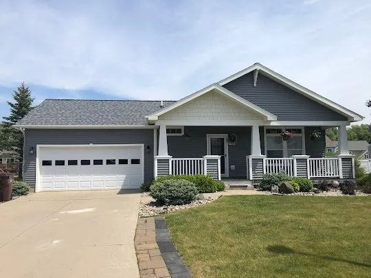 Slide of Brunette Home Improvement