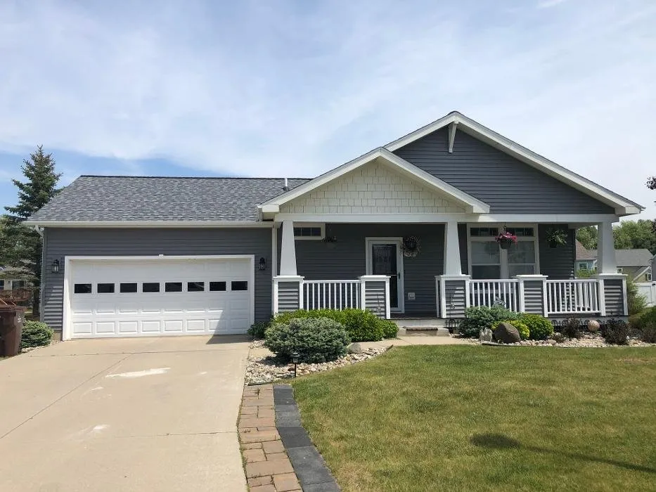 Slide of Brunette Home Improvement