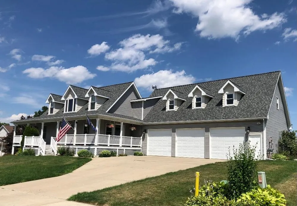 Slide of Brunette Home Improvement