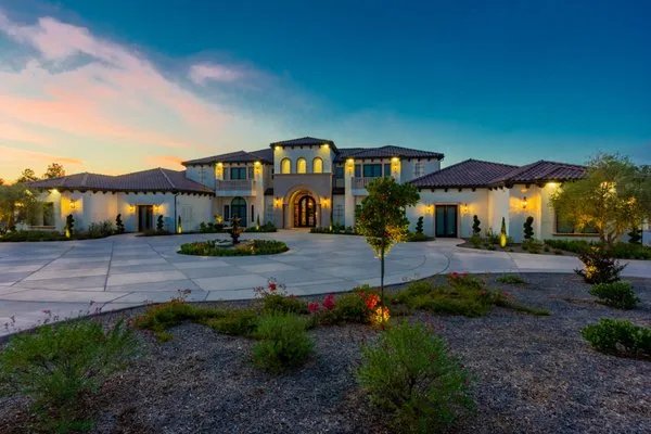 Bryant Construction Logo