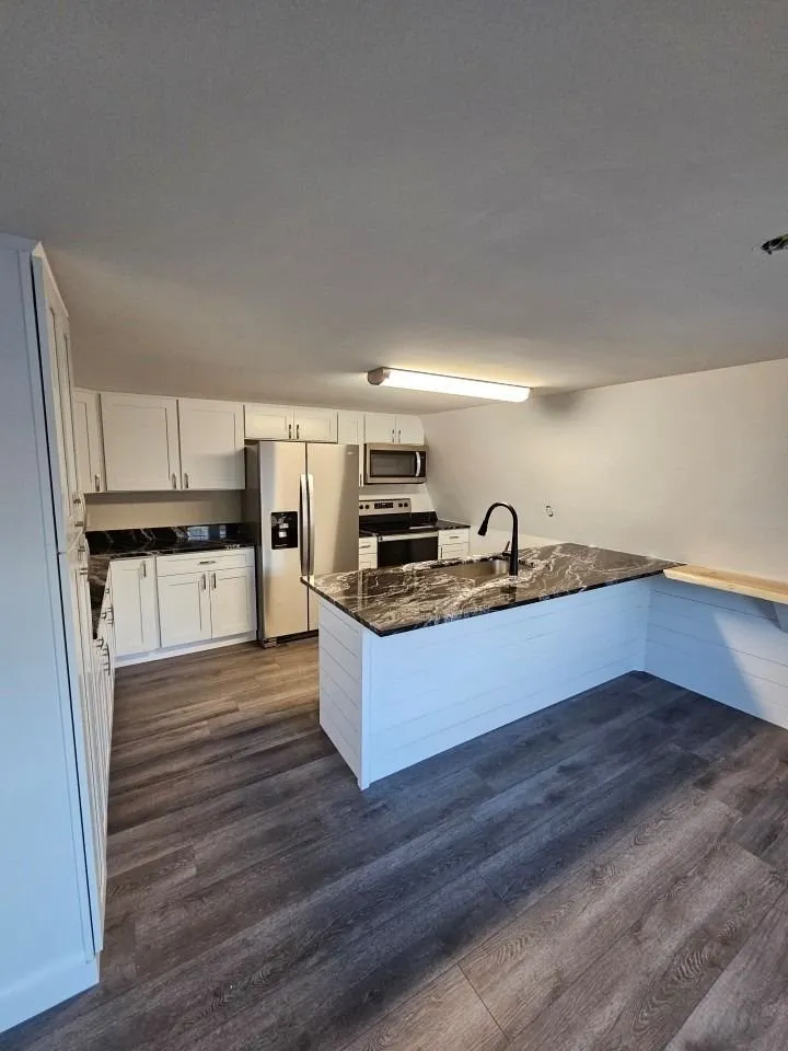 Slide of B's Roofing & Construction