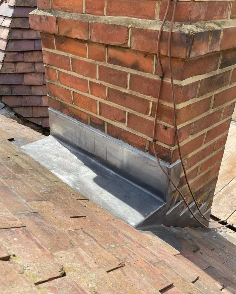 Local roof installation for fast service in Mount Laurel Township, NJ by B&T Home Solutions