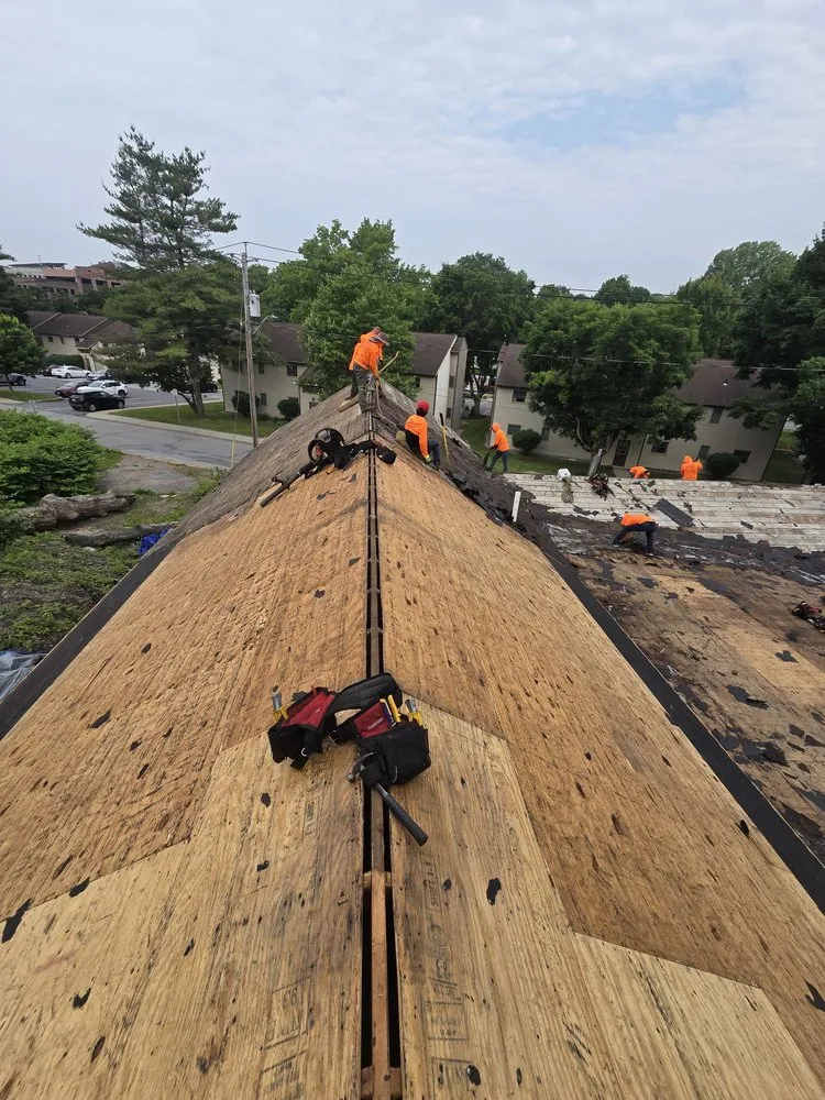 Slide of B&T Roofing