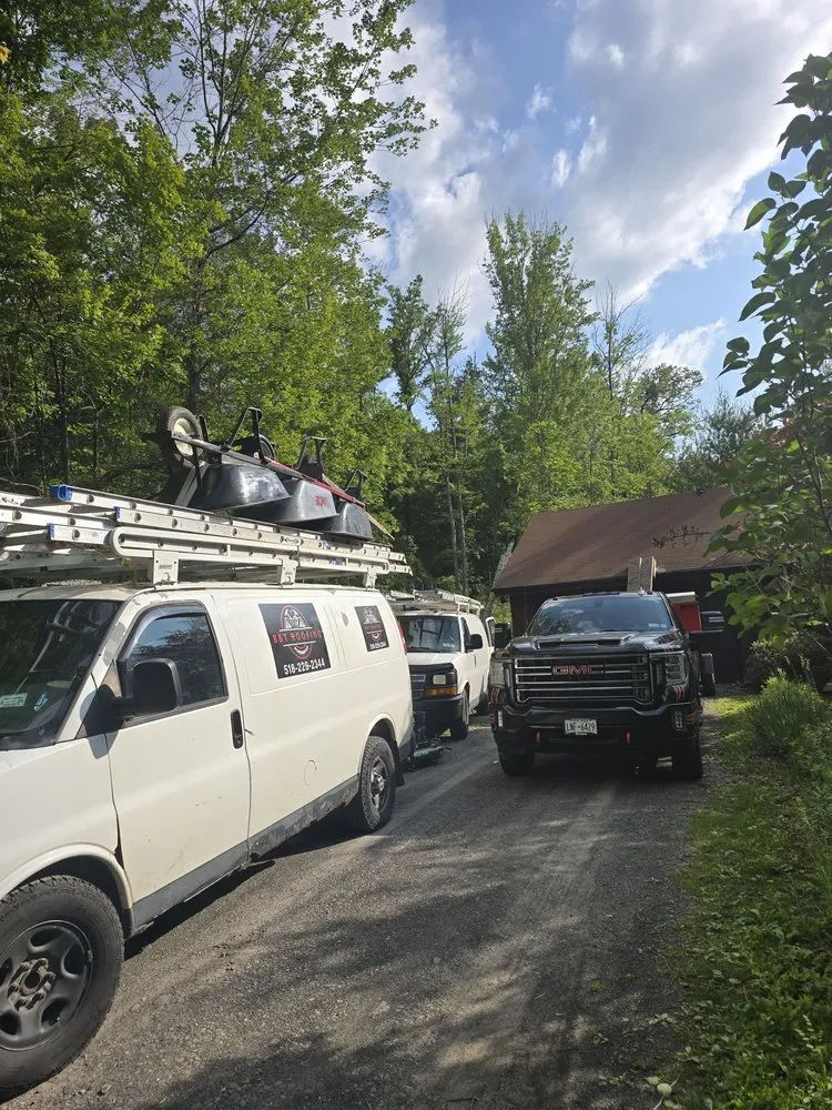 Slide of B&T Roofing