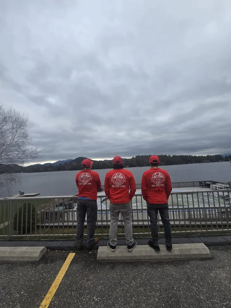 Slide of B&T Roofing