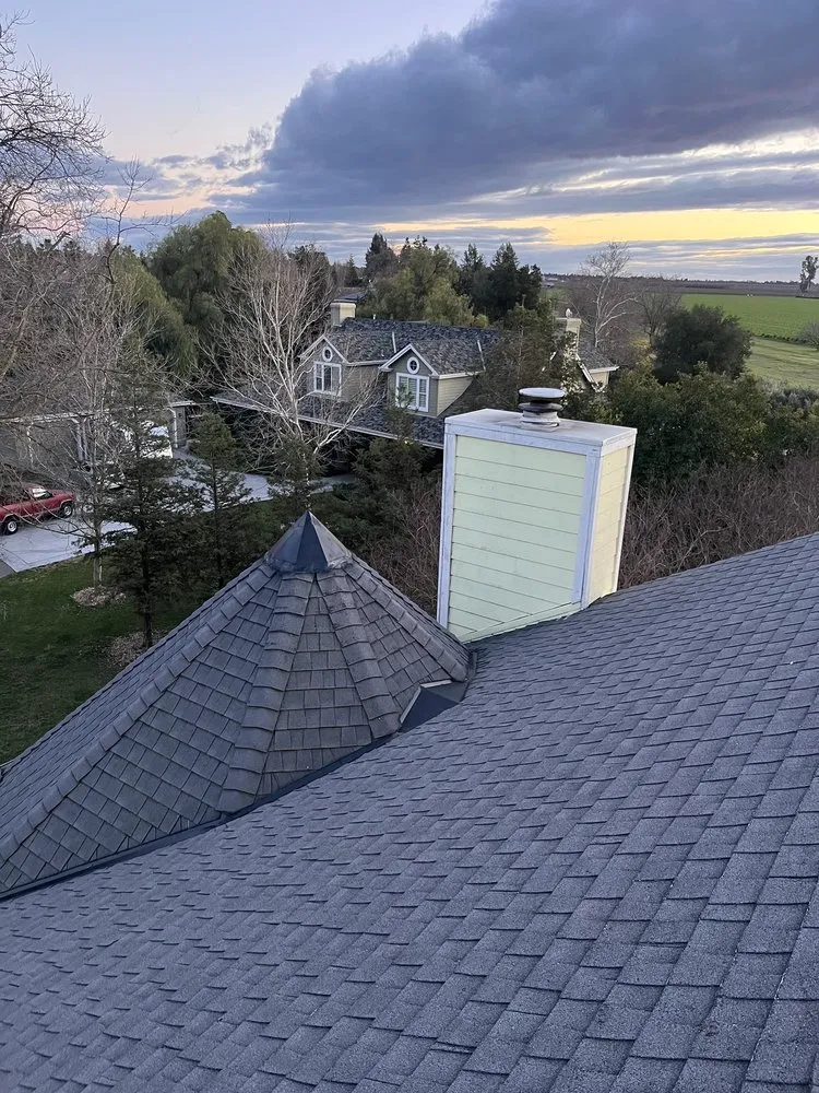 Slide of Bucio’s Roofing