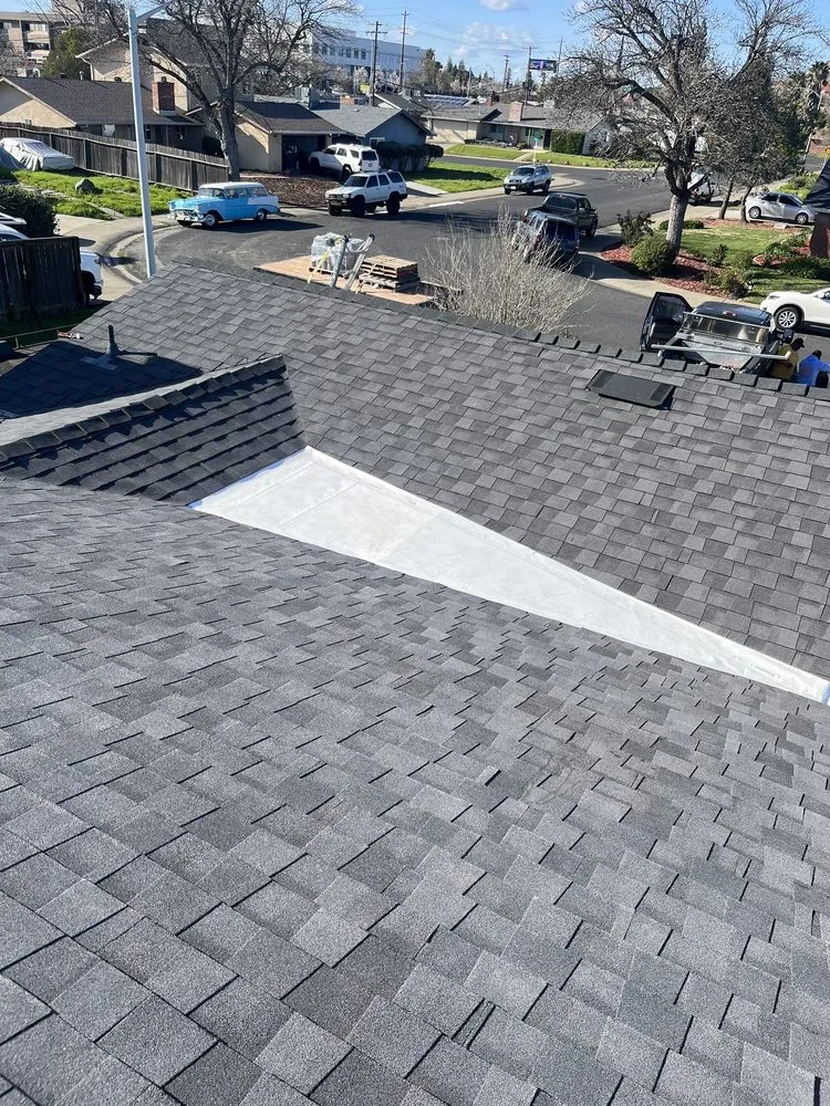 Slide of Bucio’s Roofing