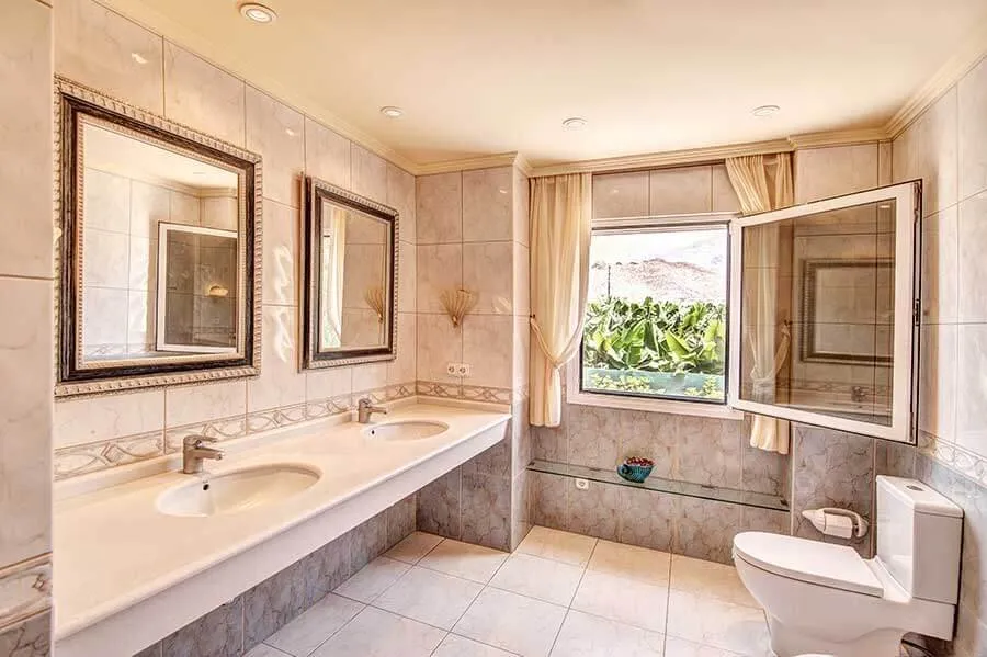 Slide of Bueso Services