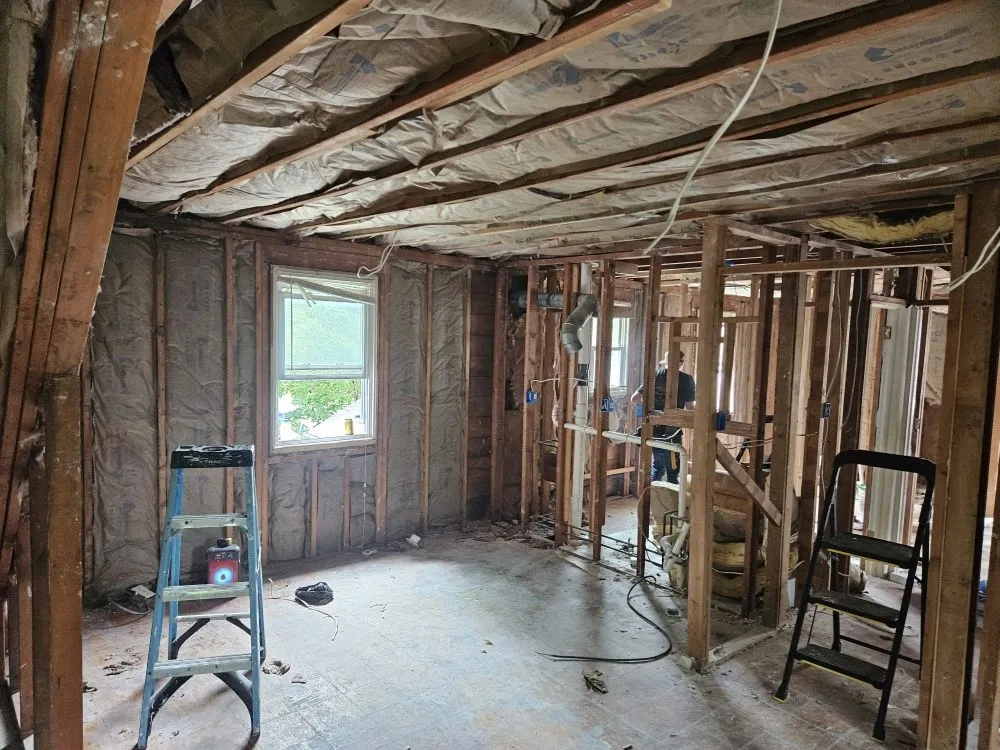 Slide of Build to last Construction