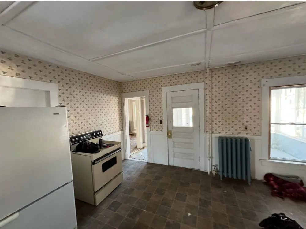 Slide of Builders Edge Services & Construction