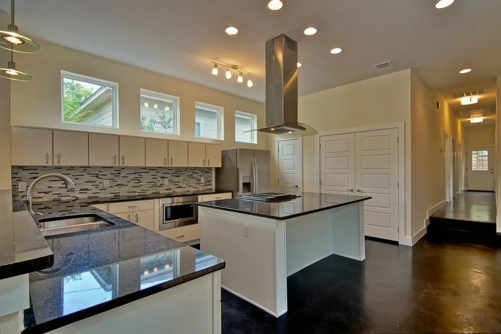 Slide of BUILDN Construction