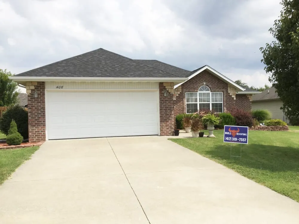Reliable roof installation same-day service across Lee's Summit, MO - Bull Roofing