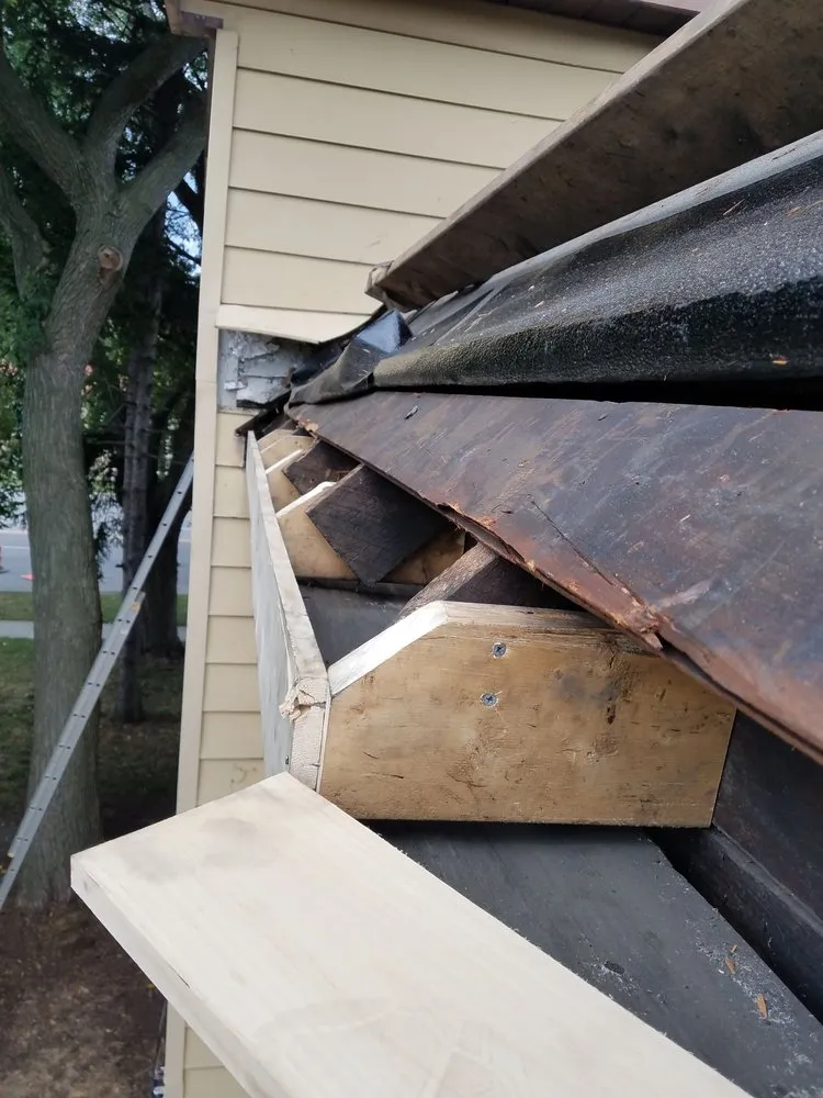 Slide of C & R Roofing