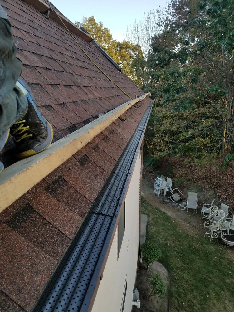 Slide of C & R Roofing