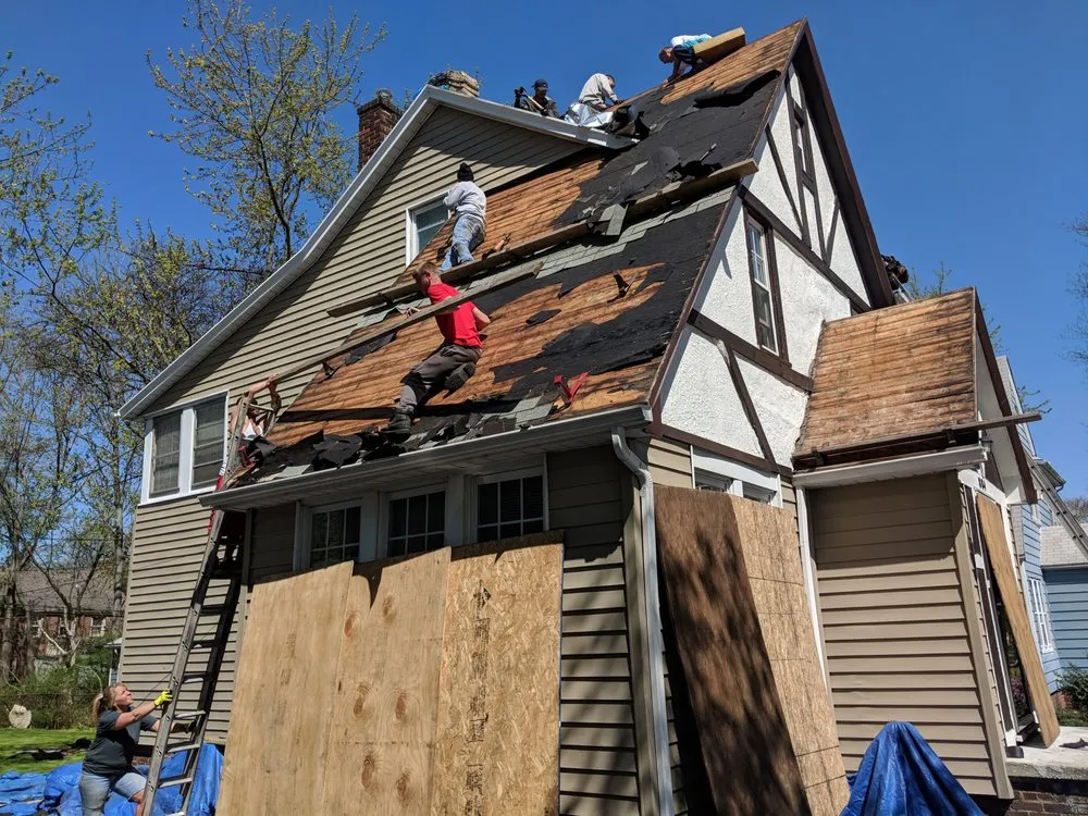 Slide of C & R Roofing