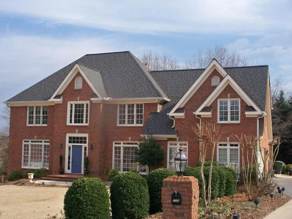 Slide of C & R Roofing