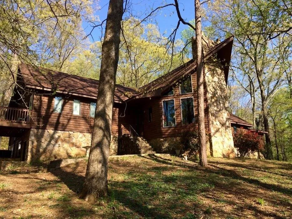 Slide of C & R Roofing