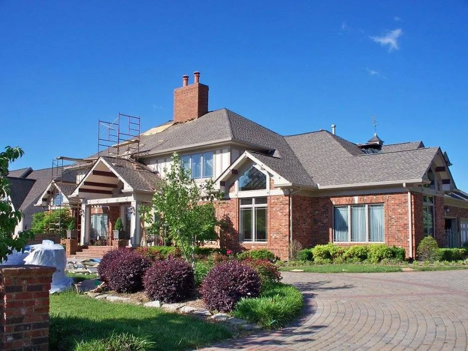 Slide of C & R Roofing