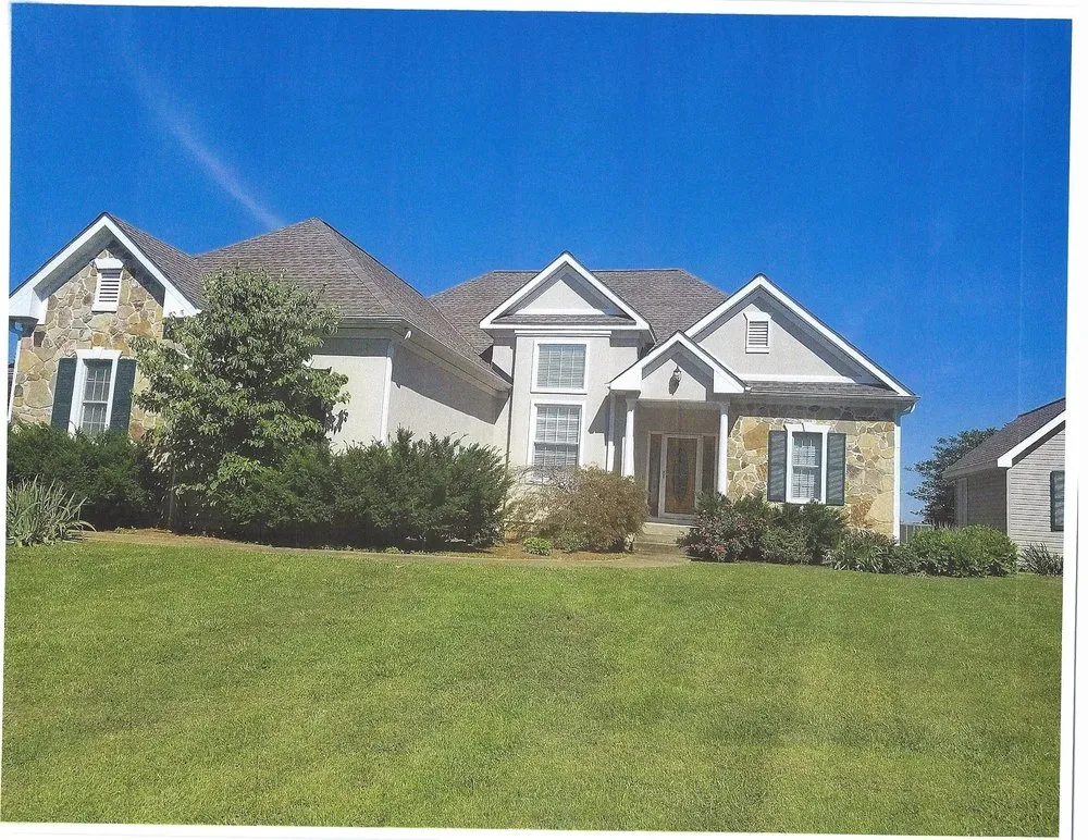 Slide of C & R Roofing